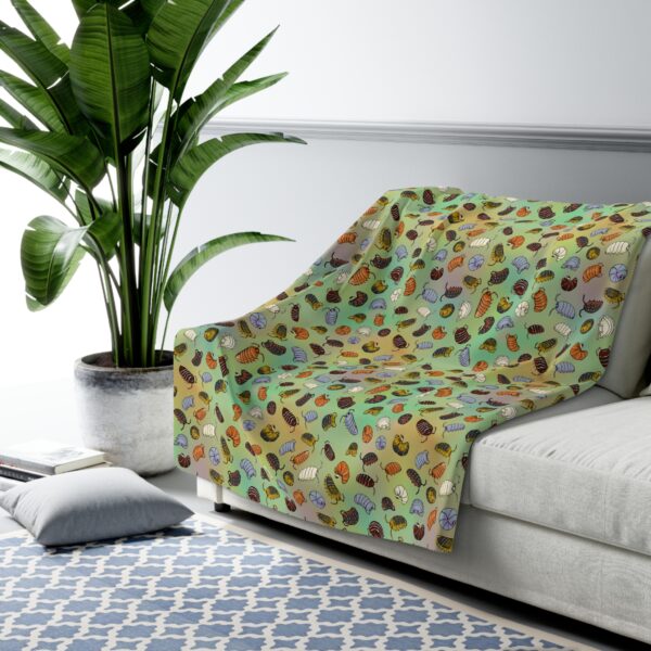 Isopods Sherpa Fleece Blanket (Green) - Image 7