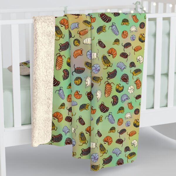 Isopods Sherpa Fleece Blanket (Green) - Image 8