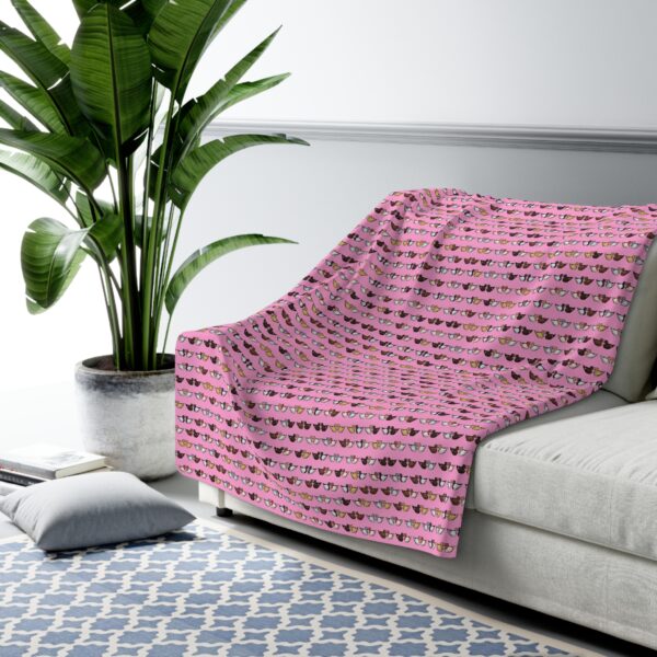 Love Doves Sherpa Fleece Blanket (Pink) - Image 7