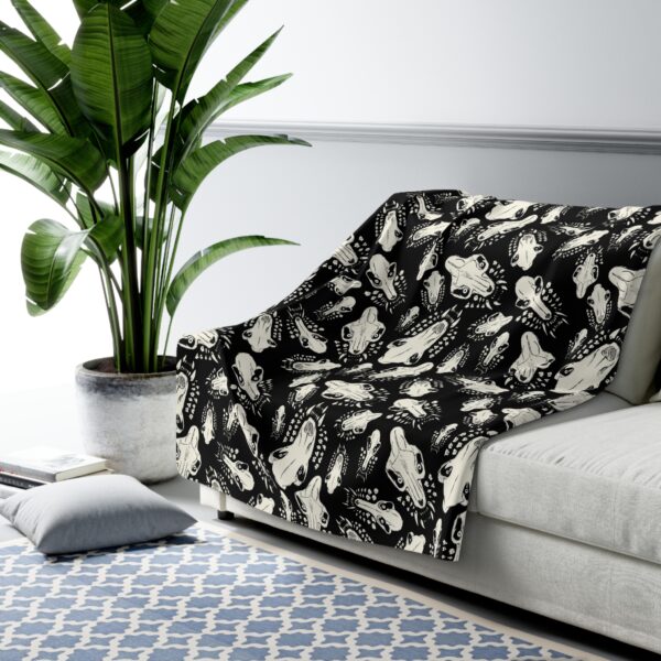 Bite Pattern Sherpa Fleece Blanket - Image 7